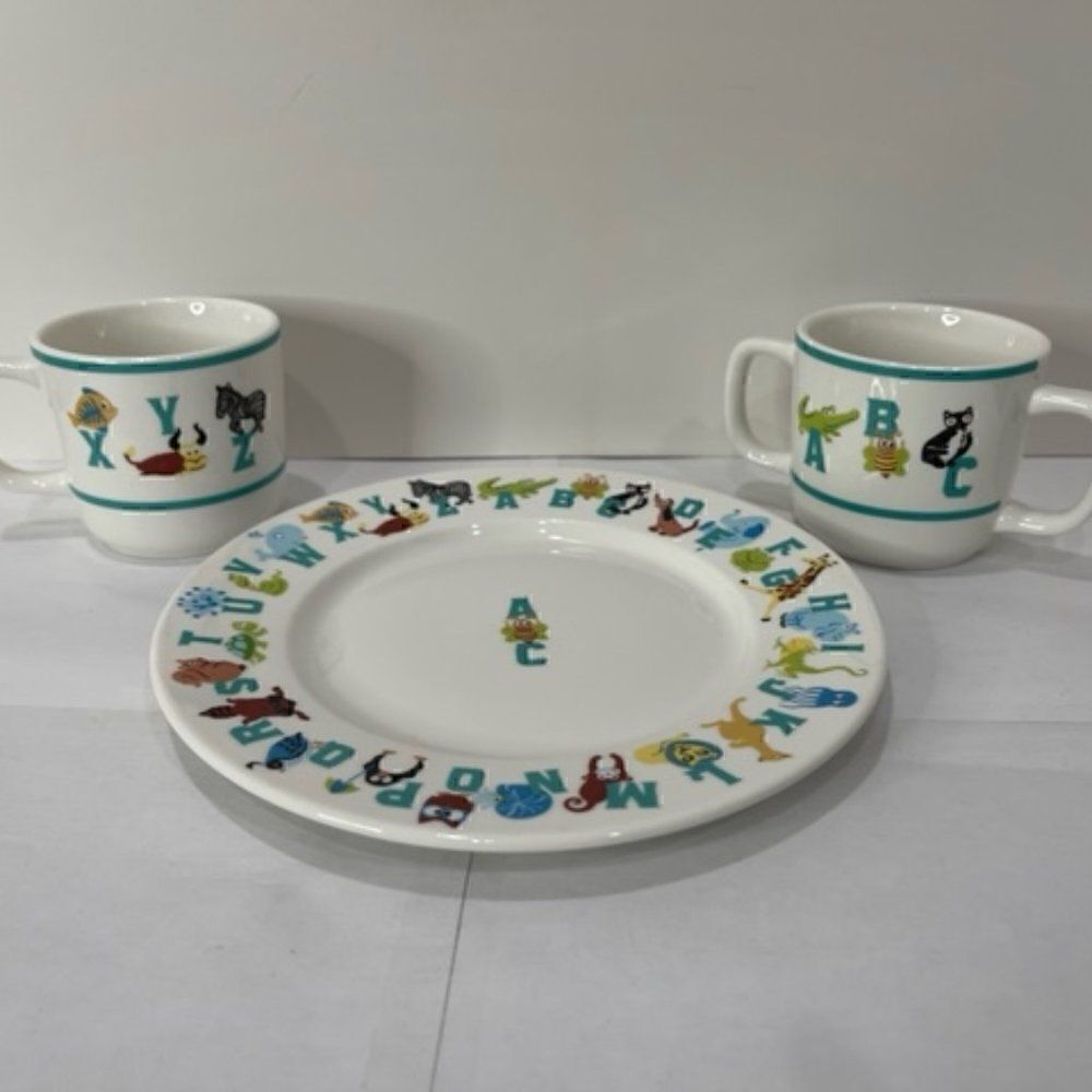 3 Pc Oneida ABC Animals Child’s 2 Cups/Mugs Plate Nursery Bee Vintage Excellent